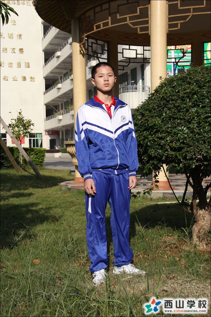 福建西山学校2014年初中部初三(1)班刘洋挂历照