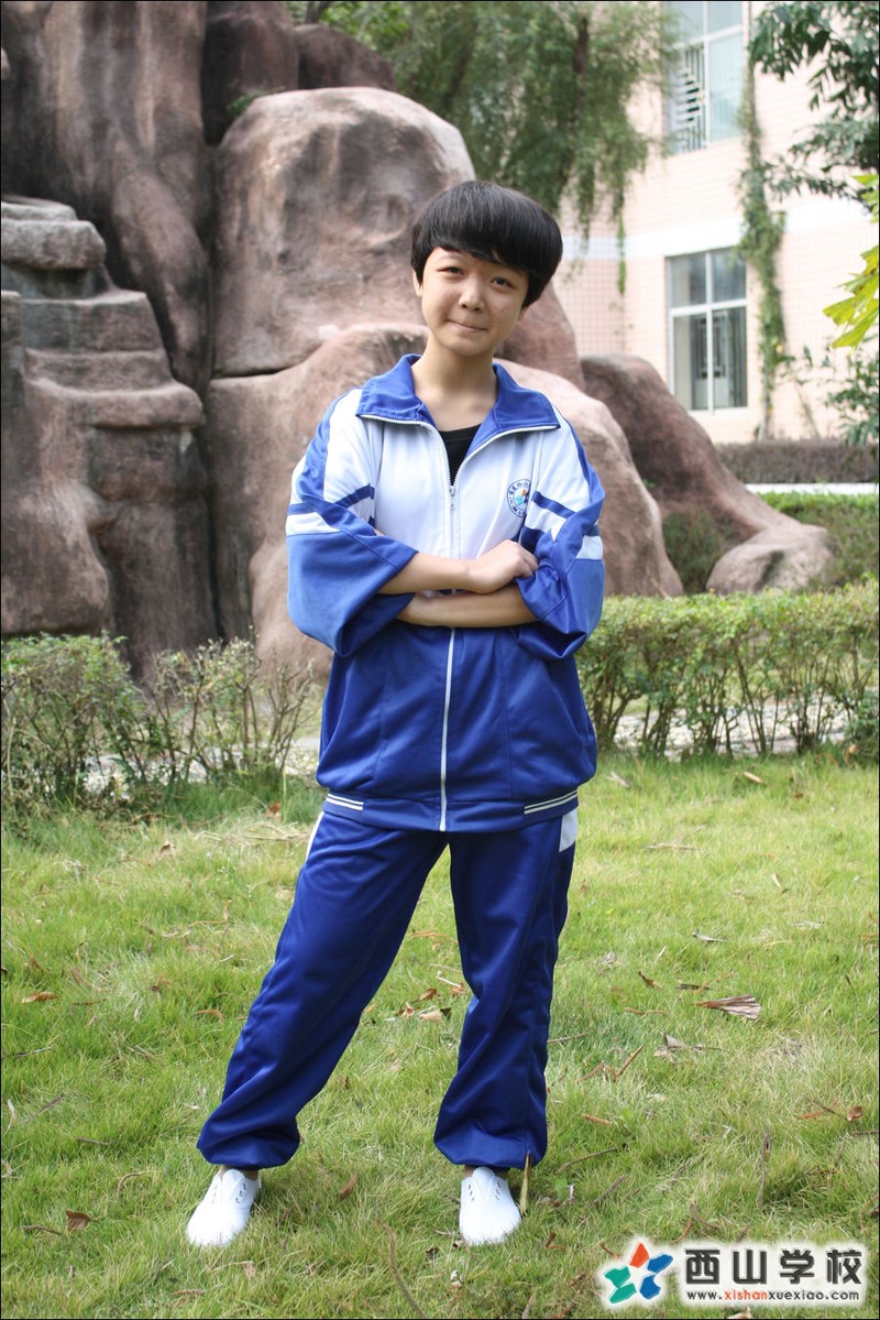 福建西山学校2014年初中部初二(8)班王凯文挂历照