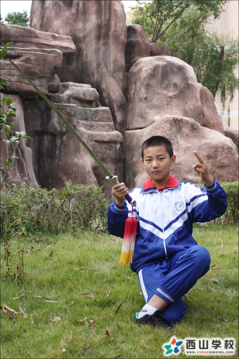 福建西山学校2014年初中部初二(8)班张鹏鹏挂历照