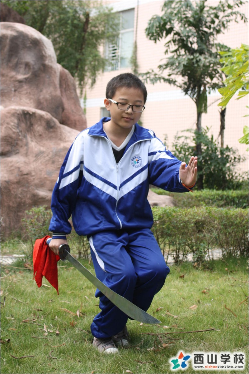 福建西山学校2014年初中部初二(9)班林佳龙挂历照