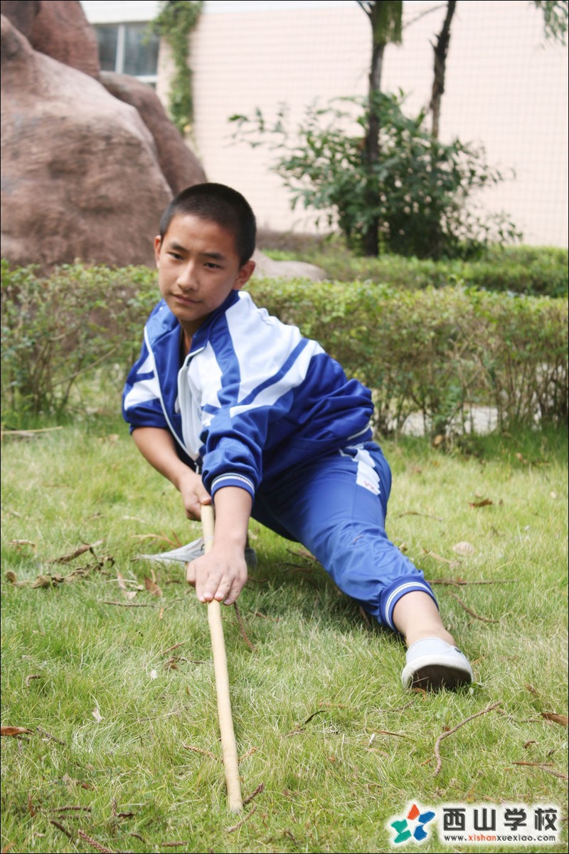 福建西山学校2014年初中部初二(9)班吴俊贤挂历照