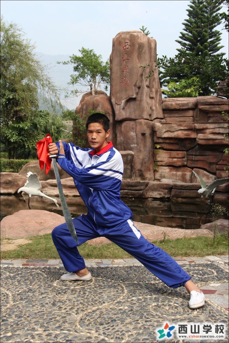 福建西山学校2014年初中部初二(10)班杨志欣挂历照