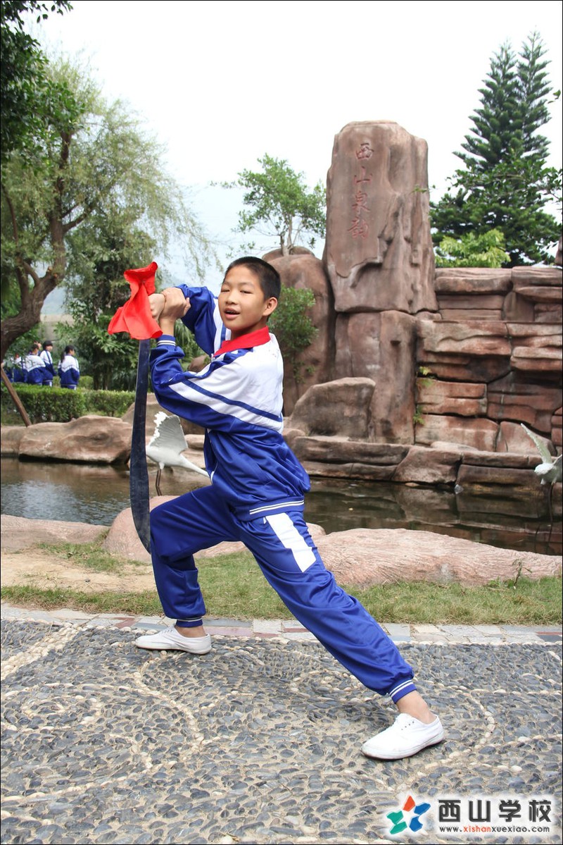 福建西山学校2014年初中部初二(10)班郑为龙挂历照