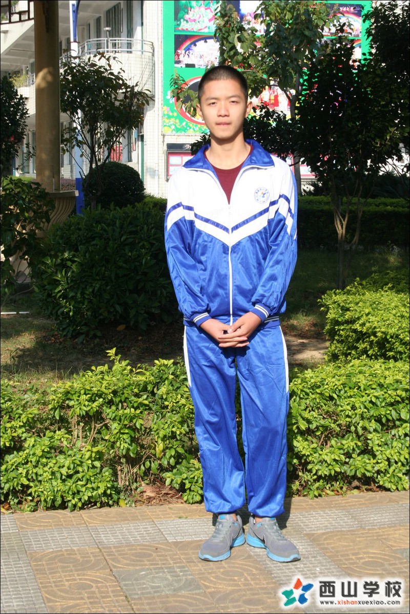 福建西山学校2014年初中部初三(2)班陈锦标挂历照