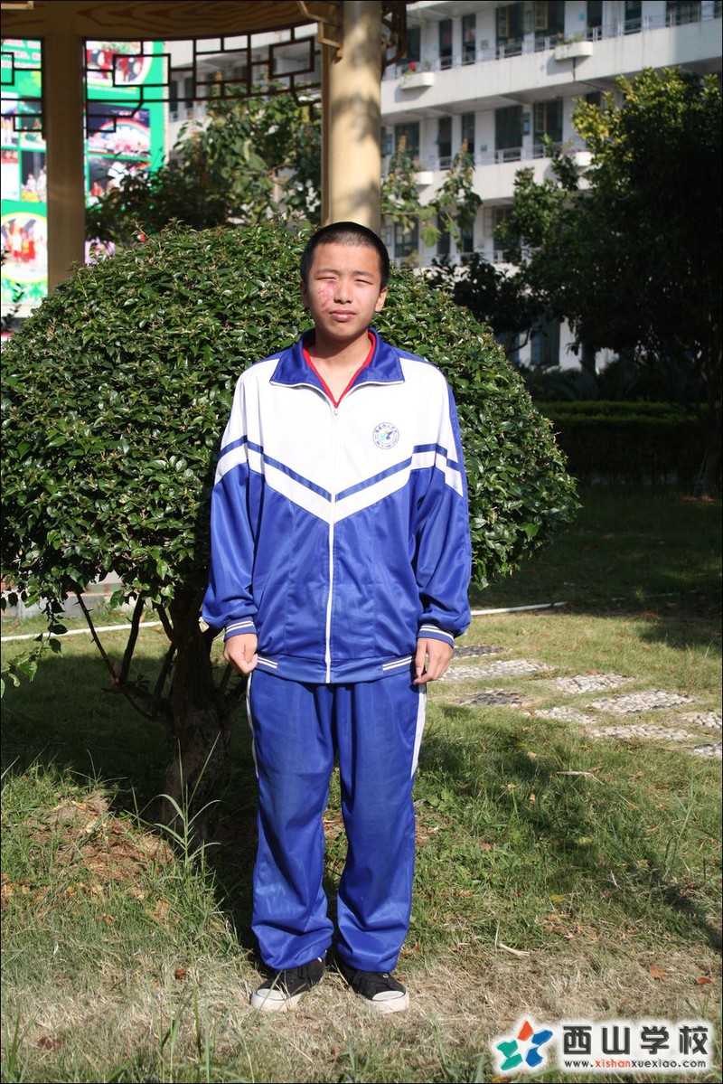 福建西山学校2014年初中部初三(3)班郑德成挂历照