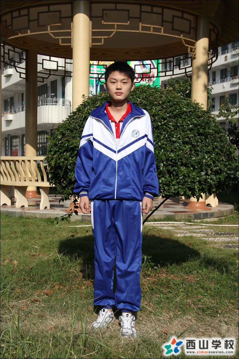 福建西山学校2014年初中部初三(4)班孙志颖挂历照