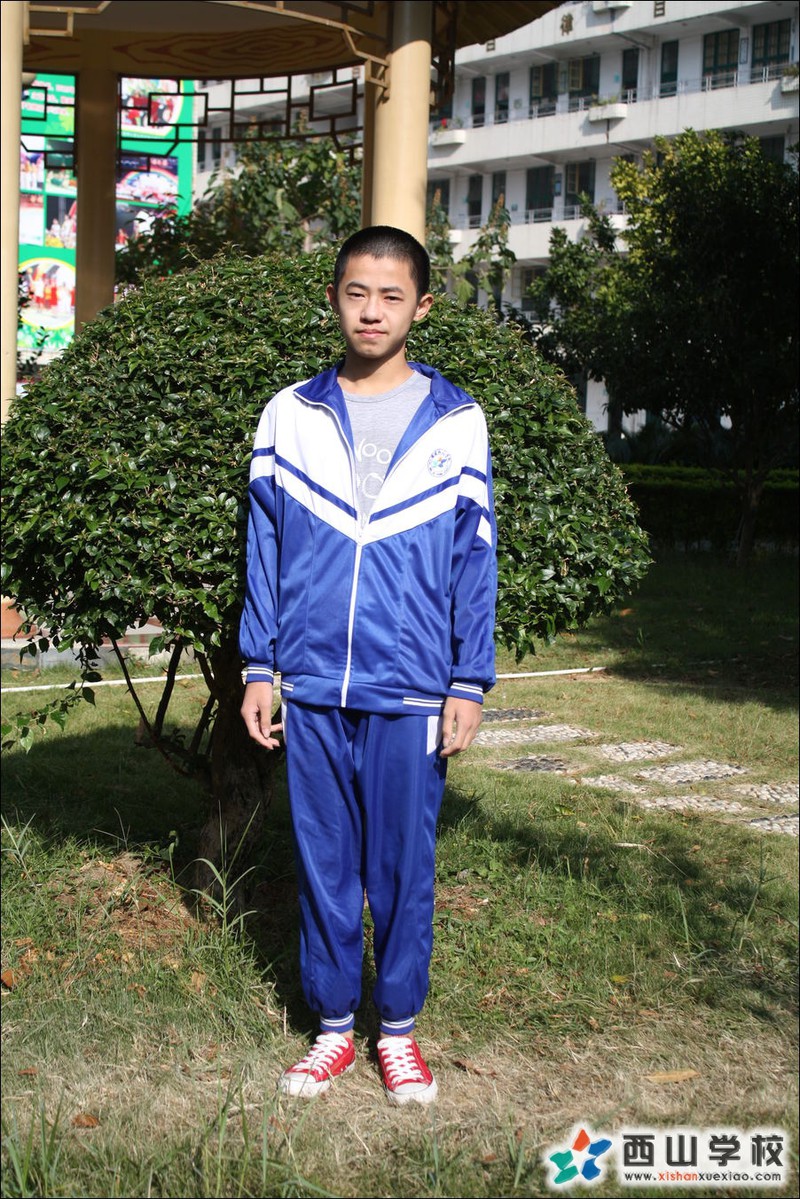 福建西山学校2014年初中部初三(7)班刘德志挂历照