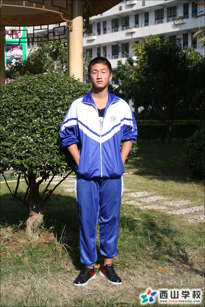 福建西山学校2014年初中部初三(7)班张俊杰挂历照