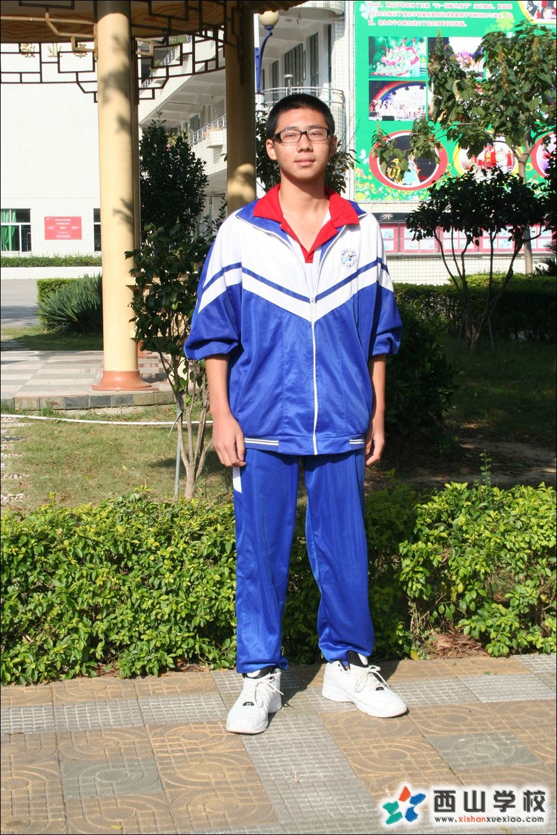 福建西山学校2014年初中部初三5班龚奕铭挂历照