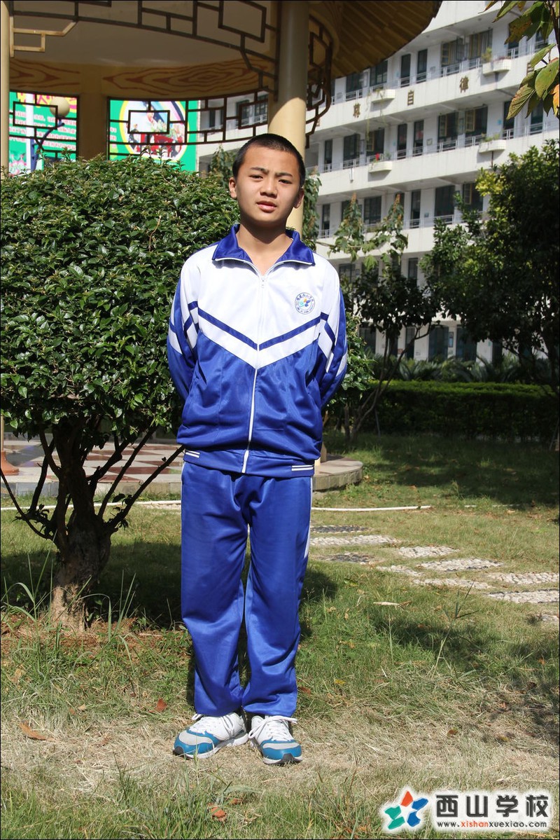 福建西山学校2014年初中部初三(11)班唐国彬挂历照