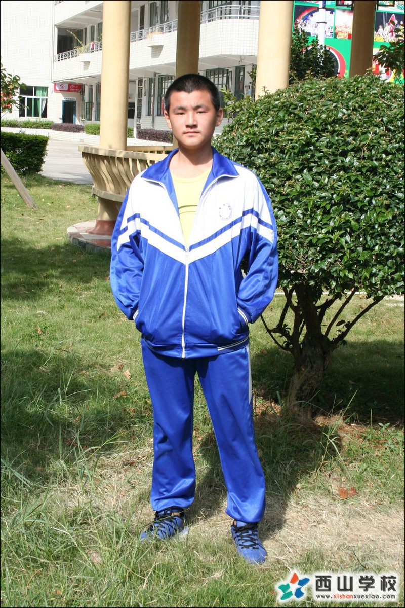 福建西山学校2014年初中部初三(12)班林炜杰挂历照