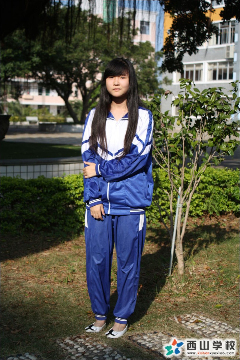 福建西山学校2014年初中部初三(13)班高卫婷挂历照
