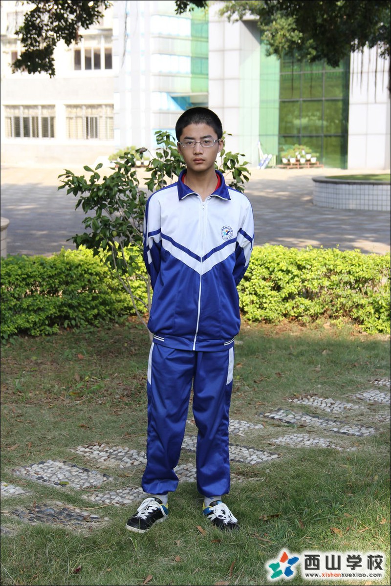福建西山学校2014年初中部初三(14)班江诗洲挂历照