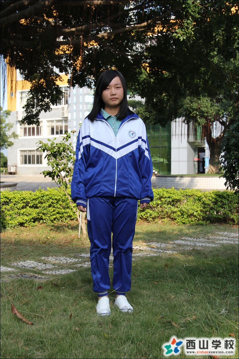 福建西山学校2014年初中部初三(14)班张淑贞挂历照