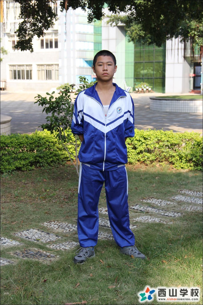 福福建西山学校2014年初中部初三(14)班周展辉挂历照