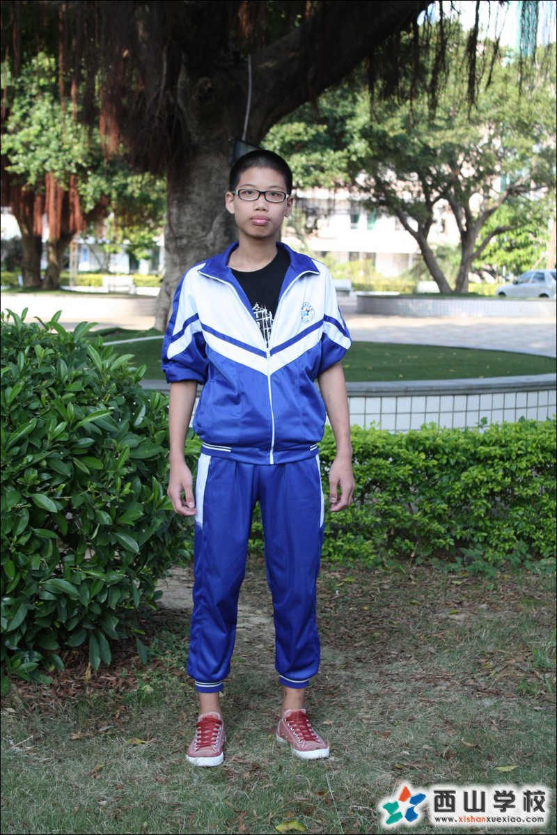 福建西山学校2014年初中部初三(16)班林振煜挂历照