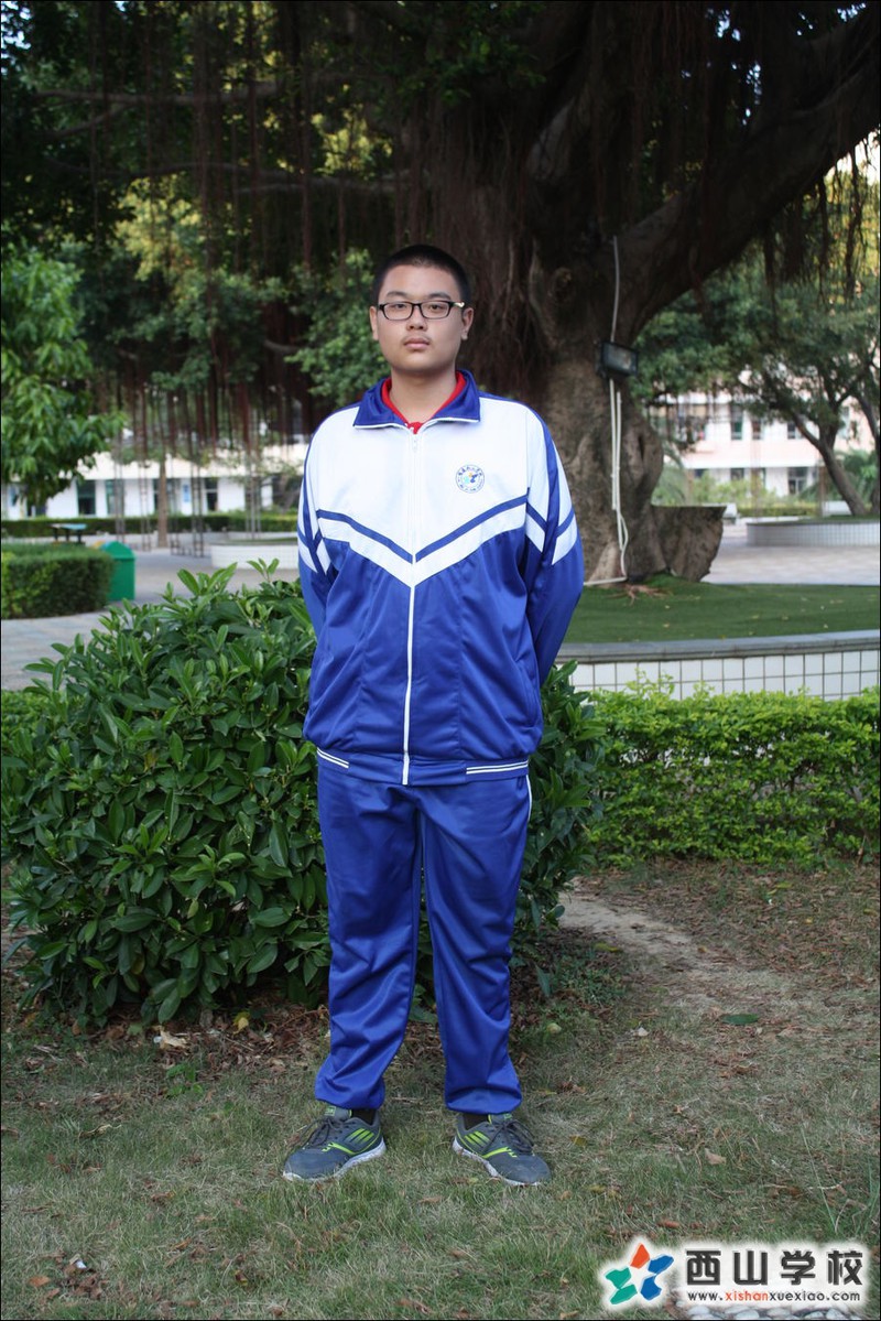 福建西山学校2014年初中部初三(22)班林家栋挂历照