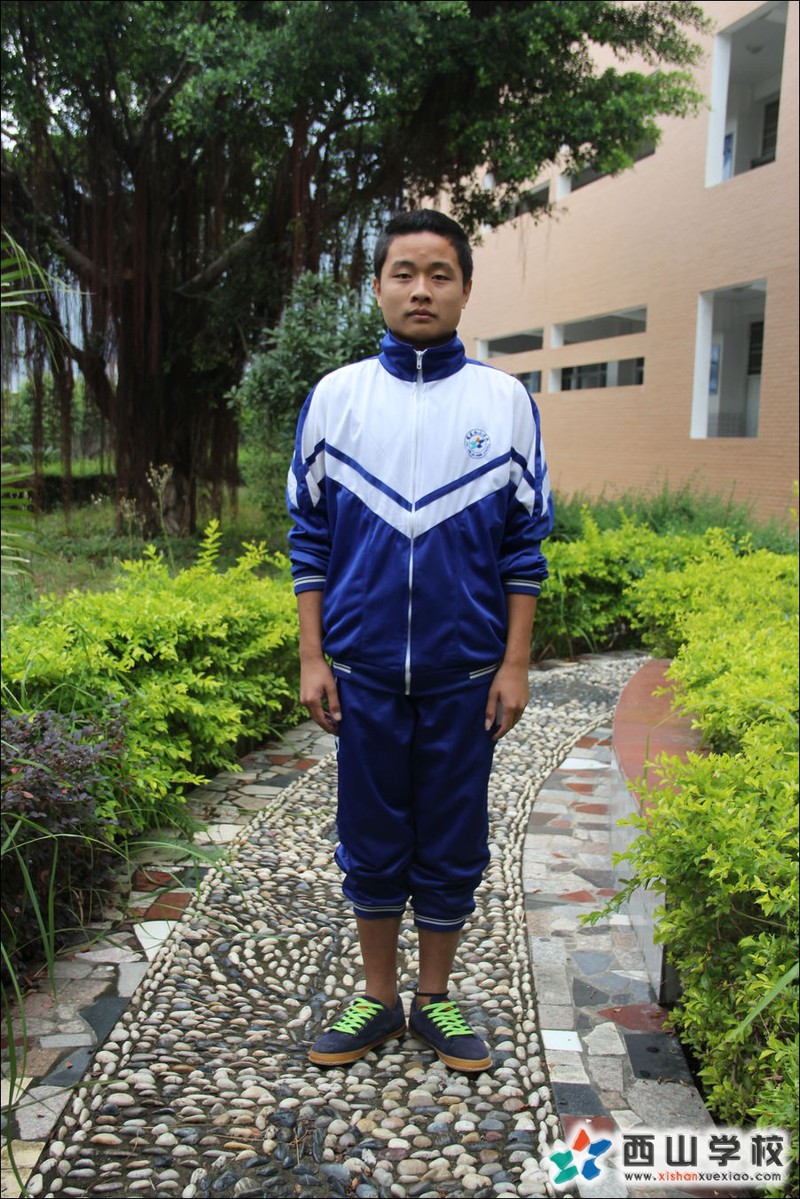 福建西山学校2014年高中部高一(5)班罗航挂历照