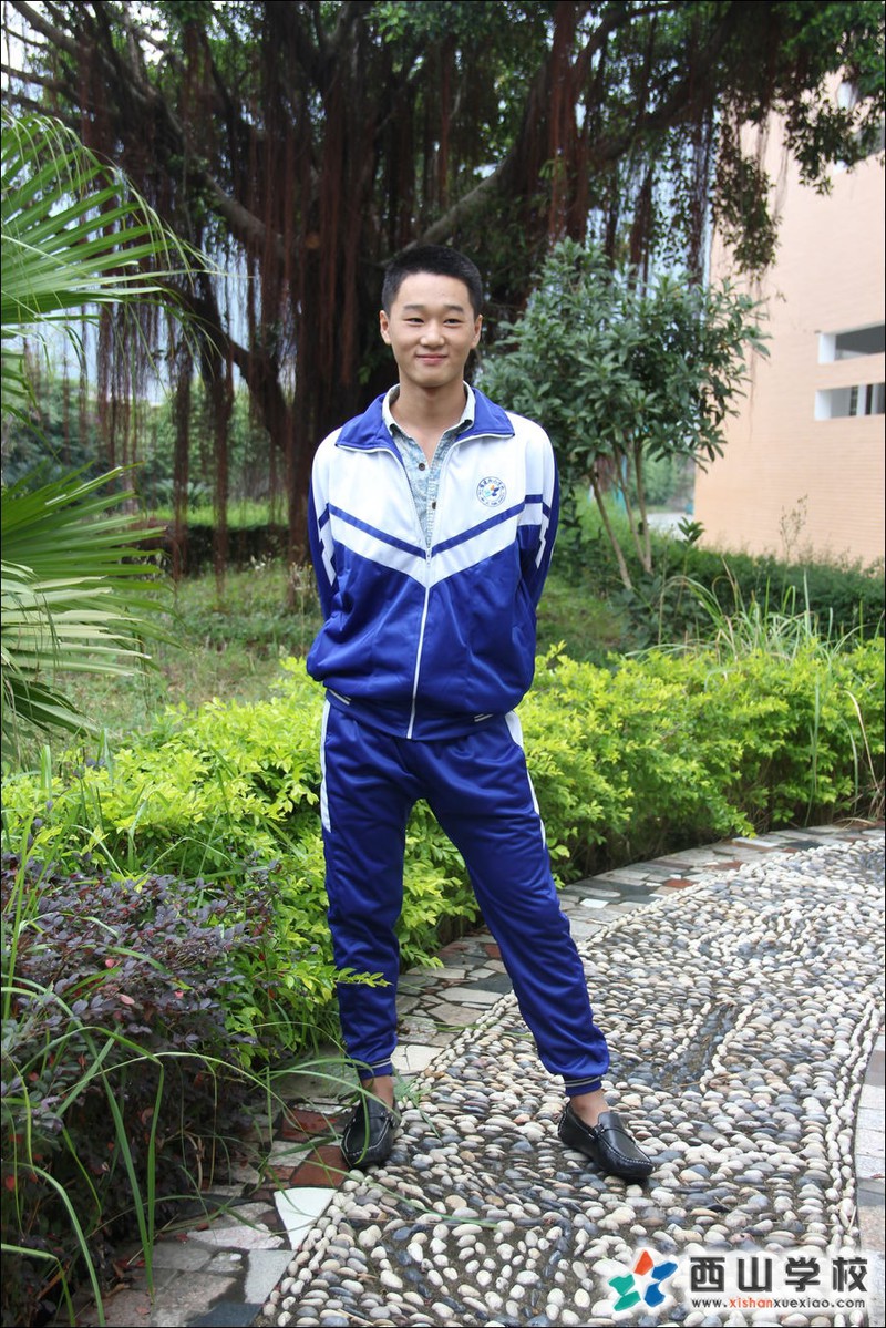福建西山学校2014年高中部高一(5)班武雅桑挂历照