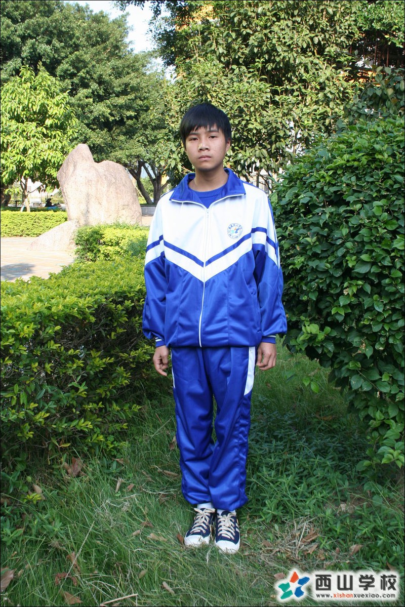 福建西山学校2014年初中部初三(19)班刘卫凯挂历照