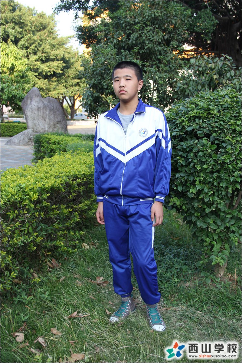 福建西山学校2014年初中部初三(20)班刘东强挂历照