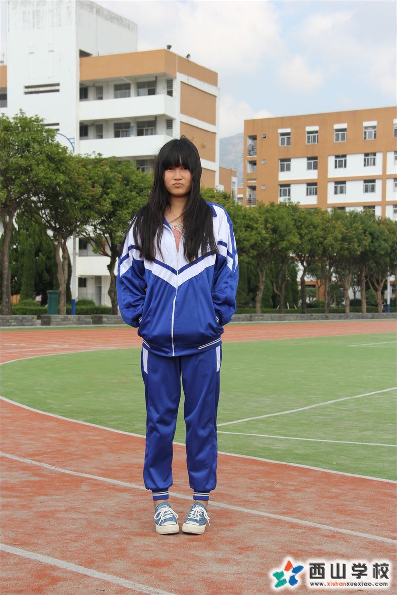 福建西山学校2014年高中部高一(14)班陈舒婷挂历照