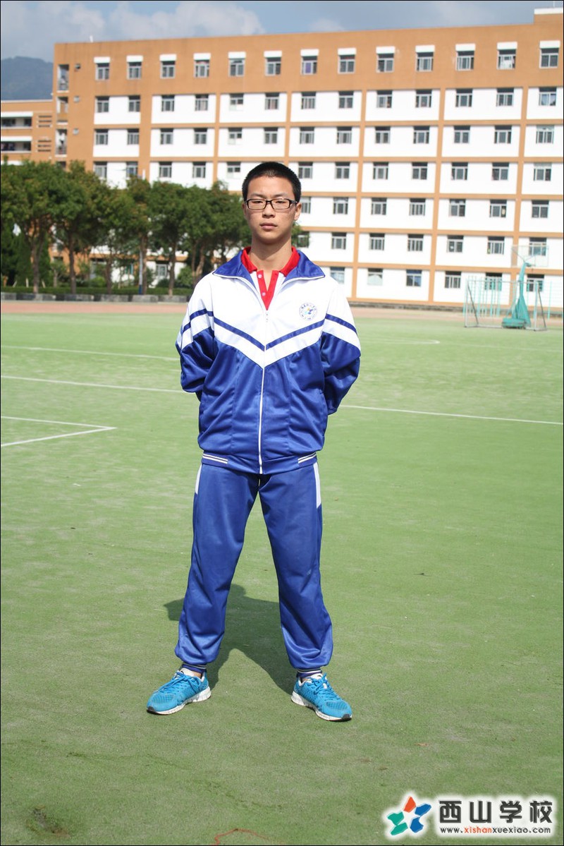 福建西山学校2014年高中部高一(15)班黄荣来挂历照