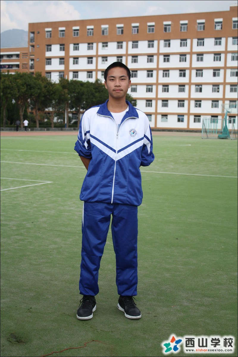 福建西山学校2014年高中部高一(15)班周燕生挂历照