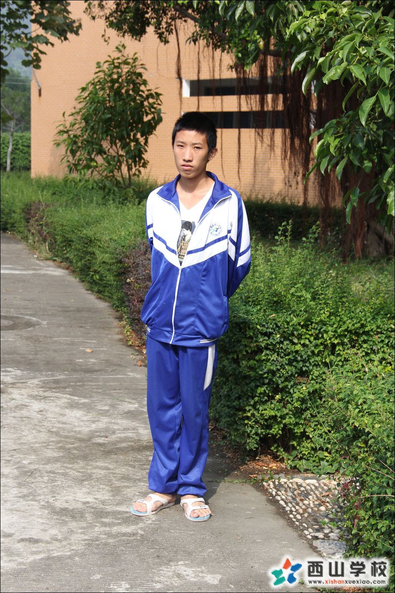 福建西山学校2014年高中部高一(12)班林智杰挂历照