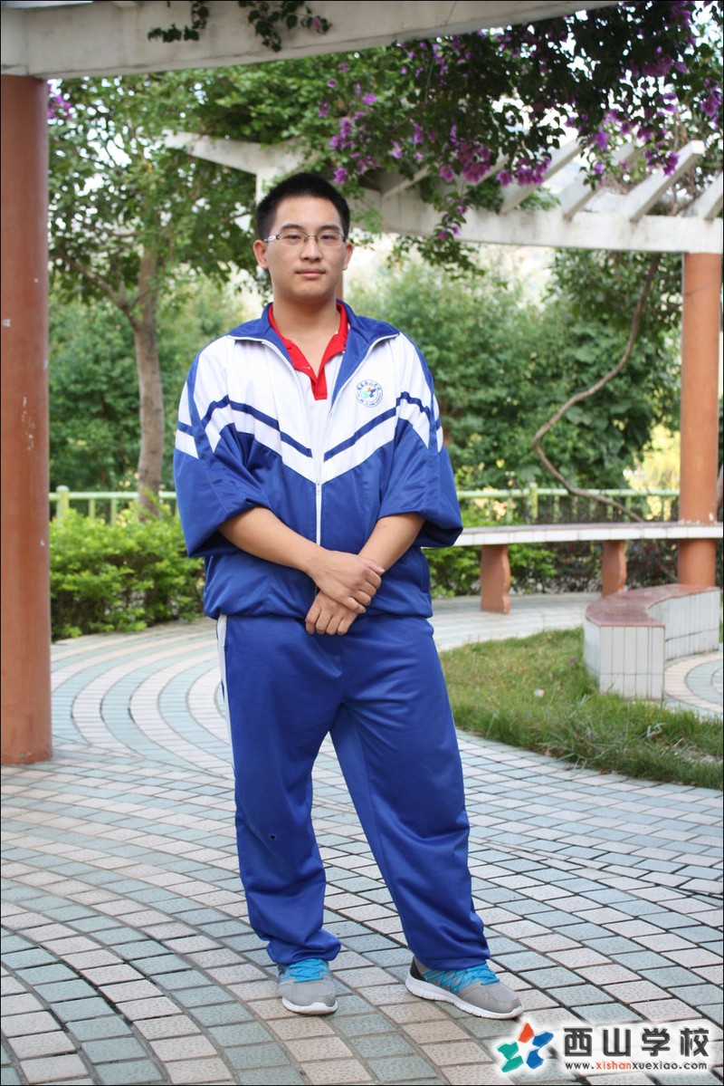 福建西山学校2014年高中部高二(2)班唐建志挂历照