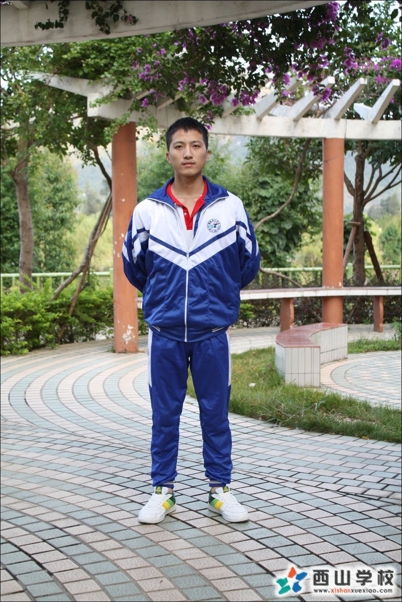 福建西山学校2014年高中部高二(7)班刘忻湘挂历照