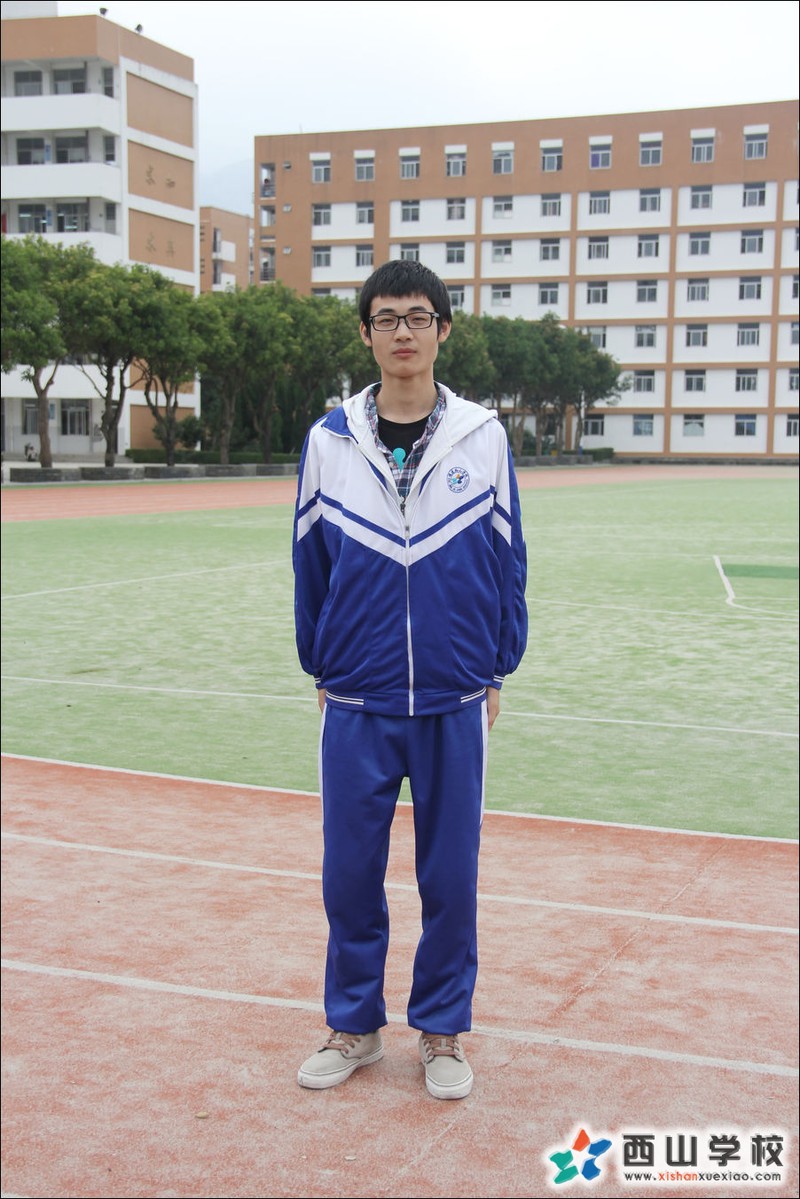 福建西山学校2014年高中部高三(2)班章栋鹏挂历照