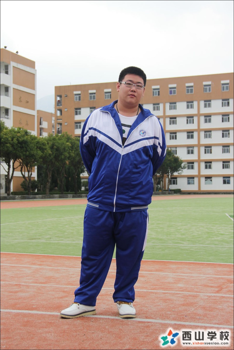 福建西山学校2014年高中部高二(14)班胡志超挂历照