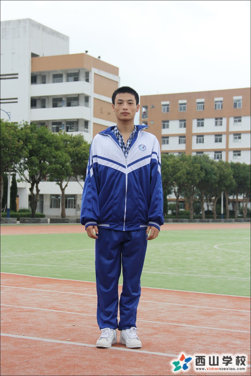 福建西山学校2014年高中部高二(14)班肖佑凡挂历照