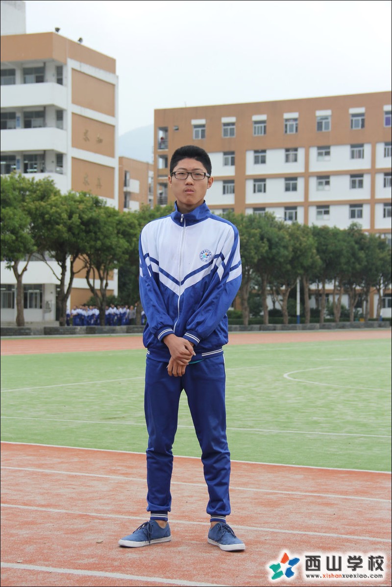 福建西山学校2014年高中部高二(14)班徐杭挂历照