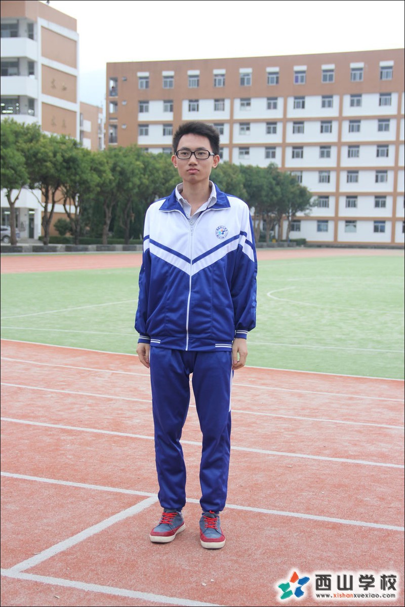 福建西山学校2014年高中部高三(12)班扈潇雄挂历照