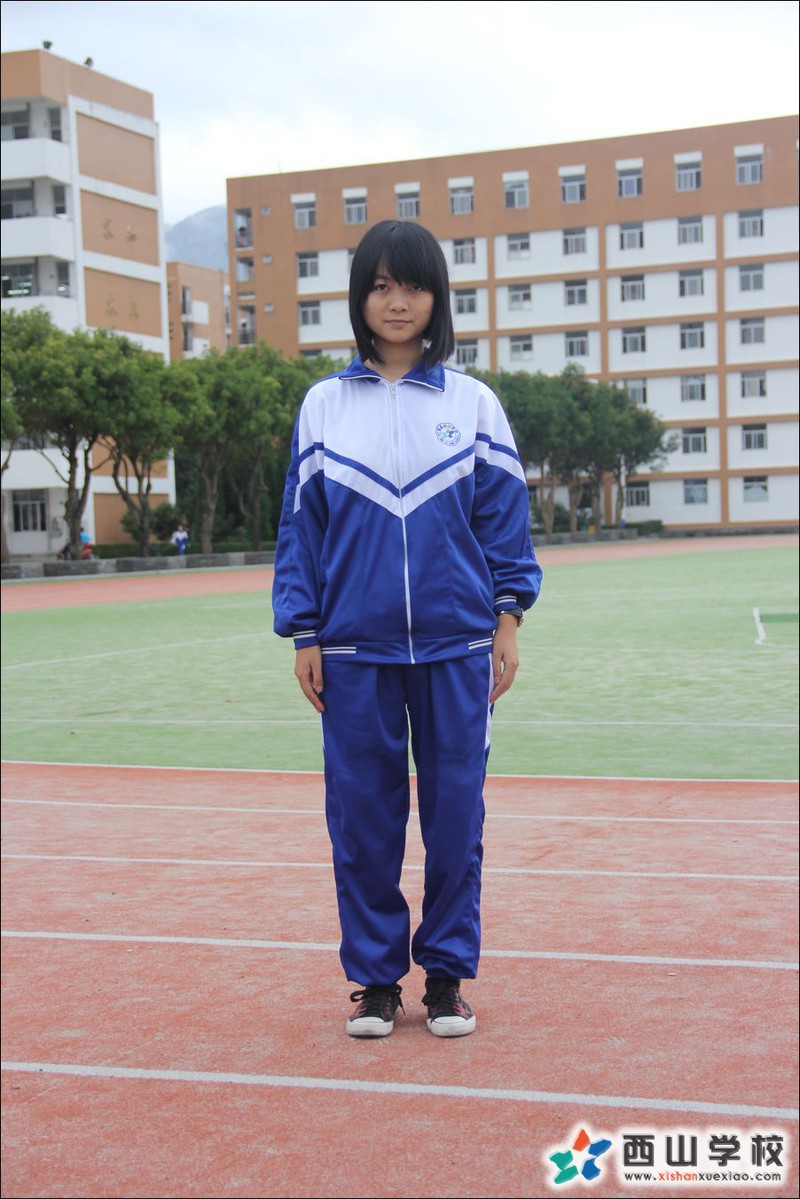 福建西山学校2014年高中部高三(14)班庄慧敏挂历照