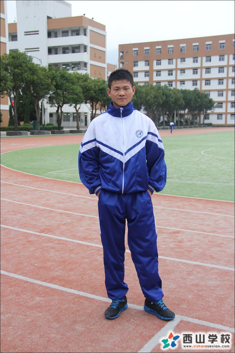 福建西山学校2014年高中部高三(10)班魏安安挂历照
