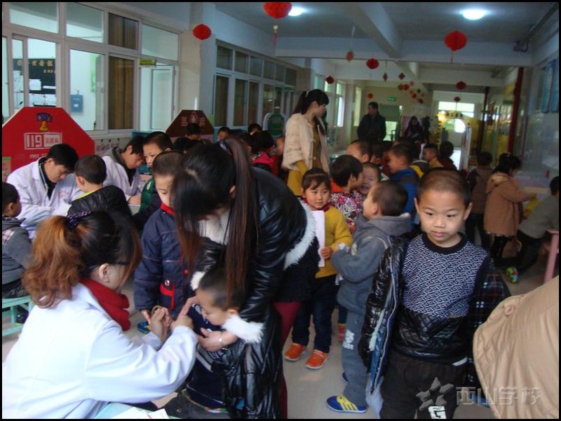 全体幼儿进行健康体检——福建西山学校幼儿园