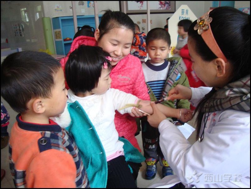 全体幼儿进行健康体检——福建西山学校幼儿园