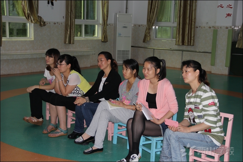 《一堂没有彩排的公开课》市教师进修校到西山幼儿园参观指导