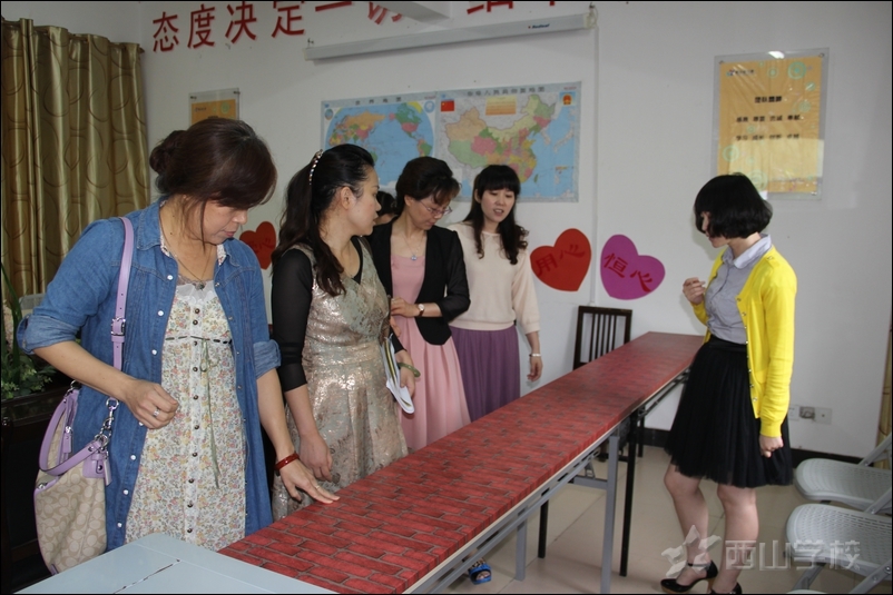 《一堂没有彩排的公开课》市教师进修校到西山幼儿园参观指导
