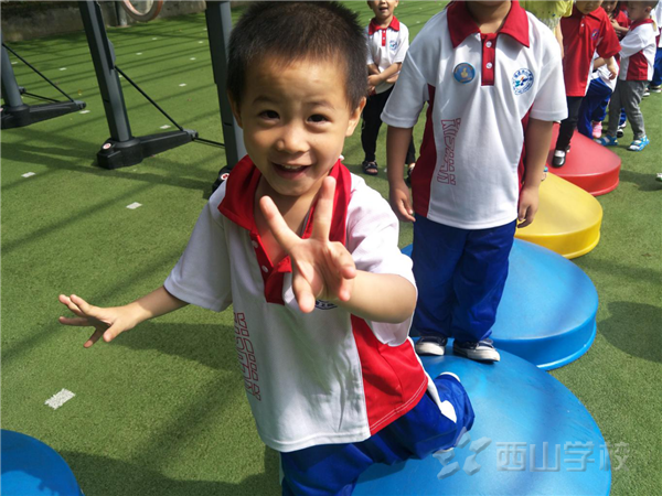 跟孩子分房睡 一步步来不要急