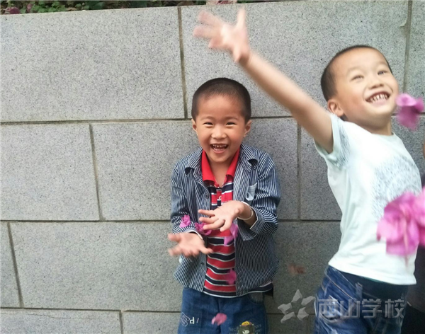 跟孩子分房睡 一步步来不要急
